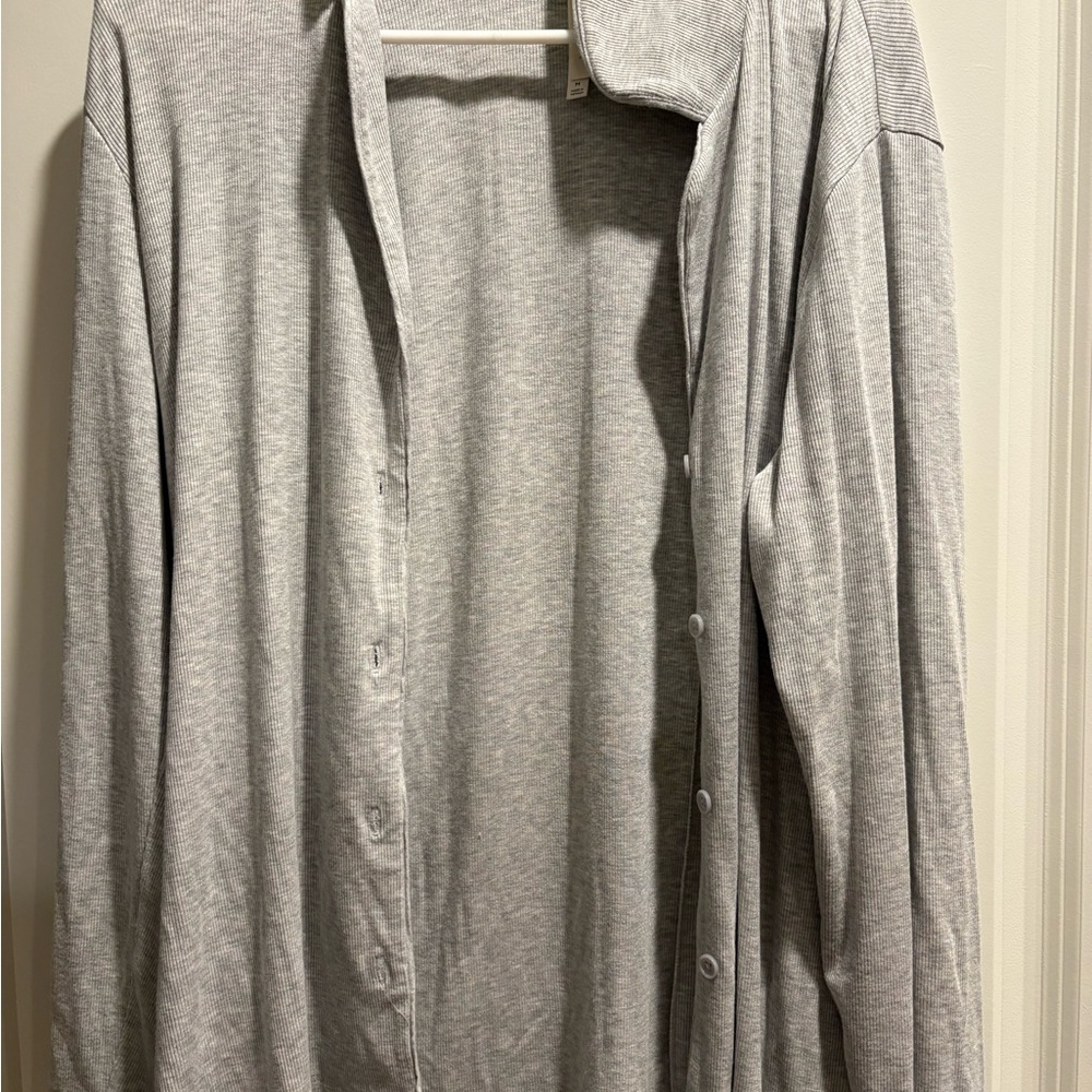 Aritzia Light Gray Button-Front Long Sleeve Lounge Top